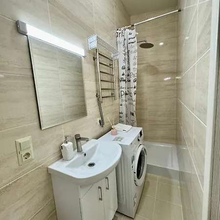 M25 Aparts * לבוב